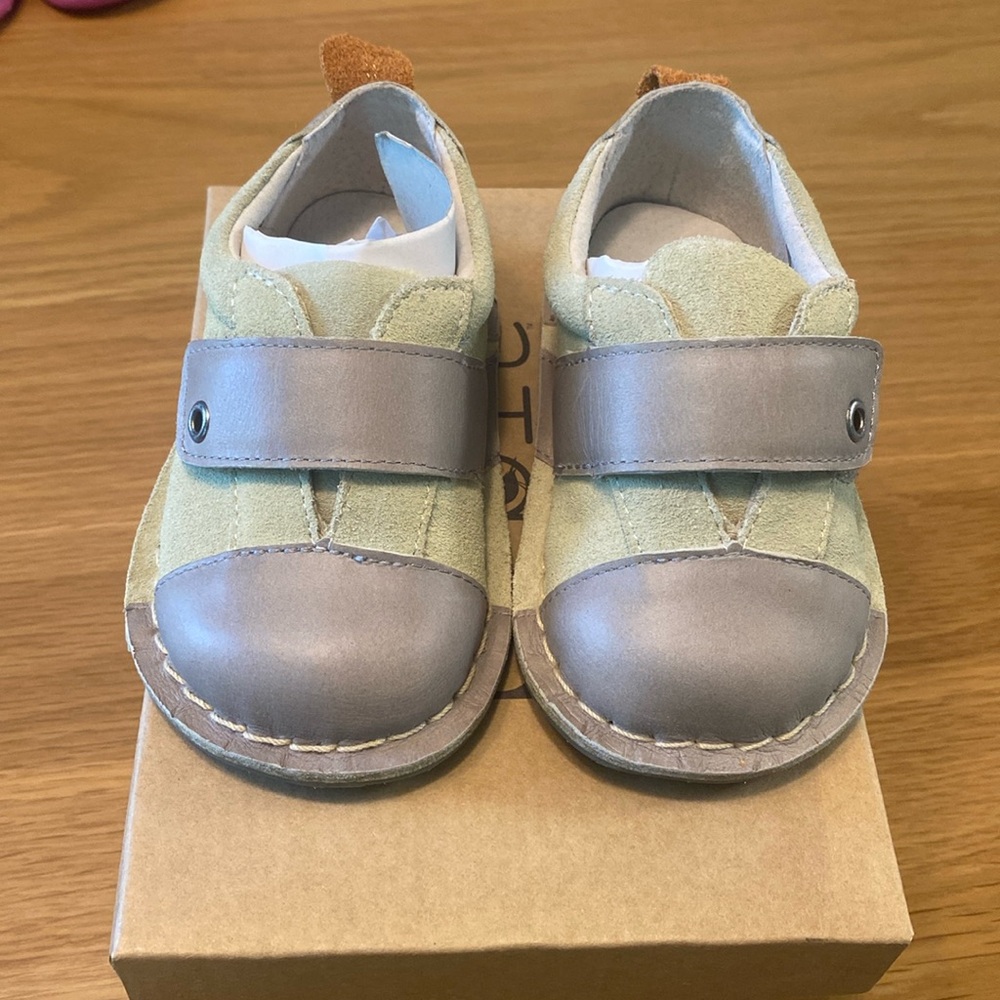 Pipit Jack Leather Shoes in Stone/Sage NWT!!!
